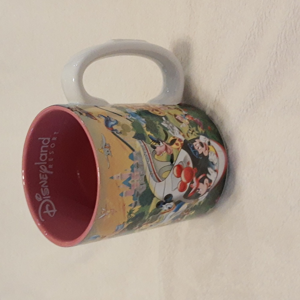 Disney Resorts "MOM" 3D starburst coffee mug
